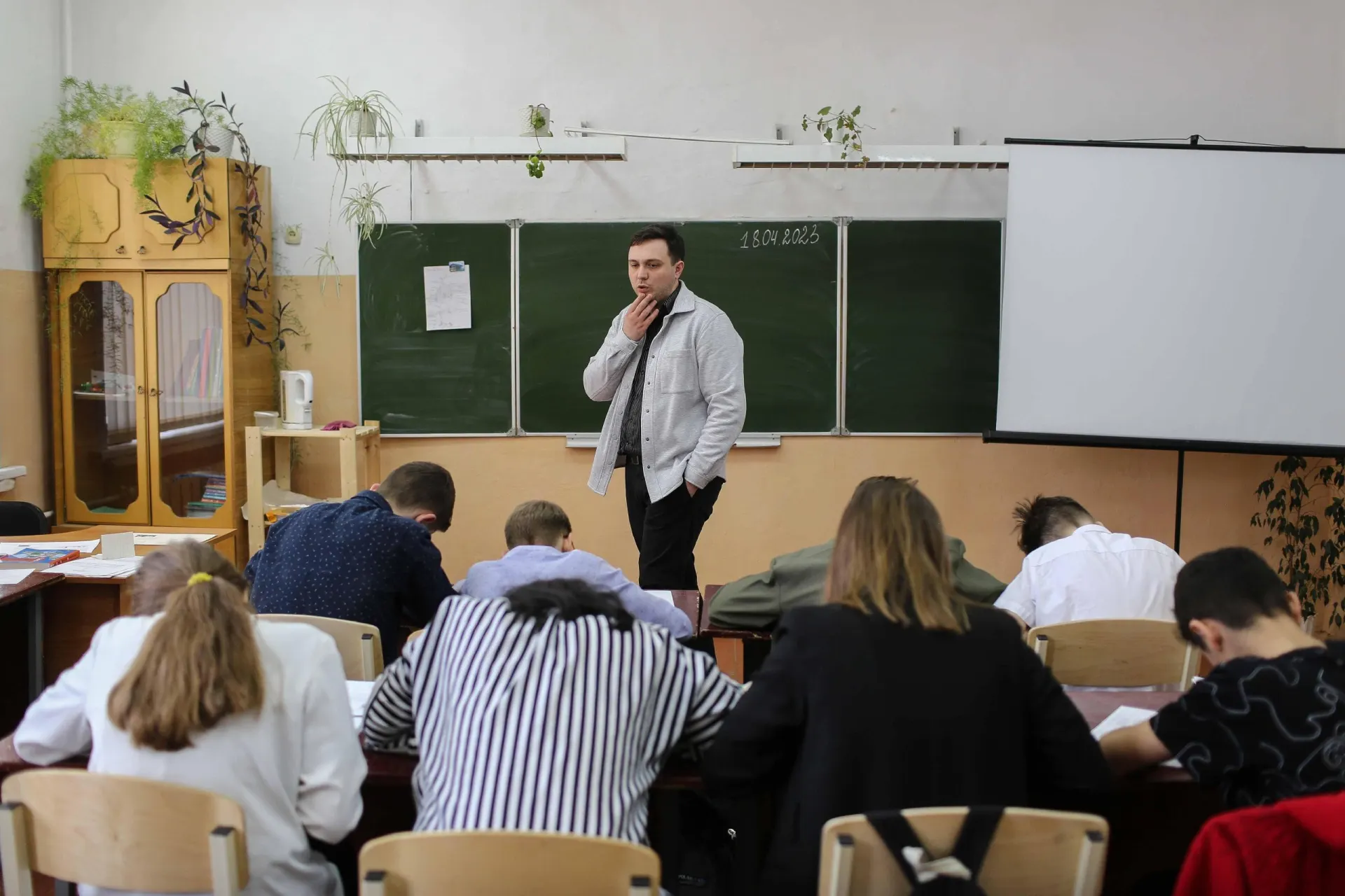 Минпросвещения добавило в расписание еще один час истории.