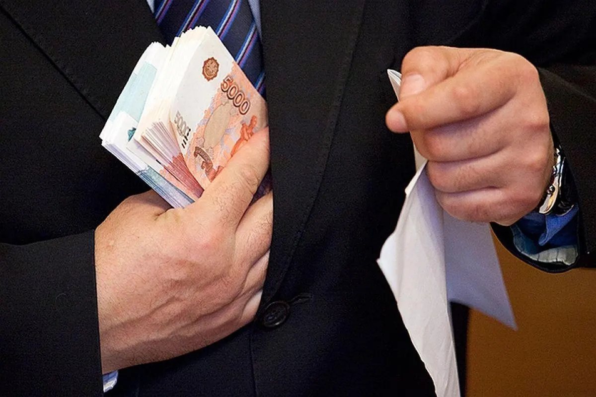 Новая политика ограничивает государственное финансирование сюжетов о взятках и преступлениях среди сотрудников МВД, ФСБ, Следственного комитета и прокуратуры; также затронуты проекты о маньяках и серийных убийцах.