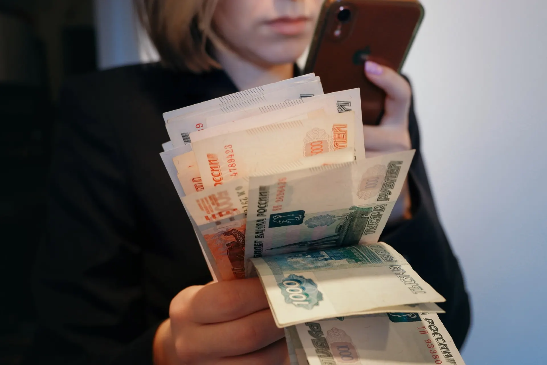 Экономика России сталкивается с рядом барьеров, и ставки ЦБ — не единственный фактор, мешающий росту.