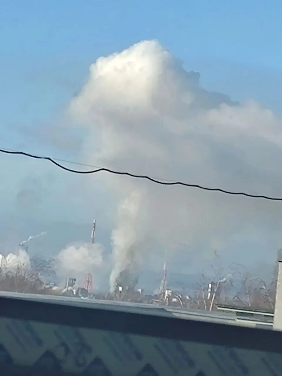 Ночные и утренние атаки беспилотников затронули Городецкий округ и Березники; пострадали люди, повреждены дома и инфраструктура. Оценка ситуации продолжается.