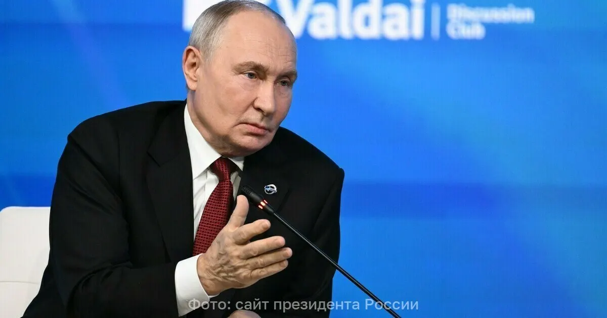 Граждане выстраивались в очереди на голосование на фоне заявлений об угрозах со стороны Украины; президент сделал заявление на Валдайском клубе.